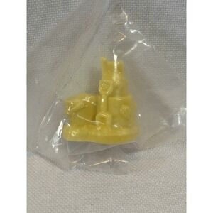 RED ROSE TEA - WADE WHIMSEYS CALENDAR SERIES SANDCASTLE (AUGUST) FIGURINE